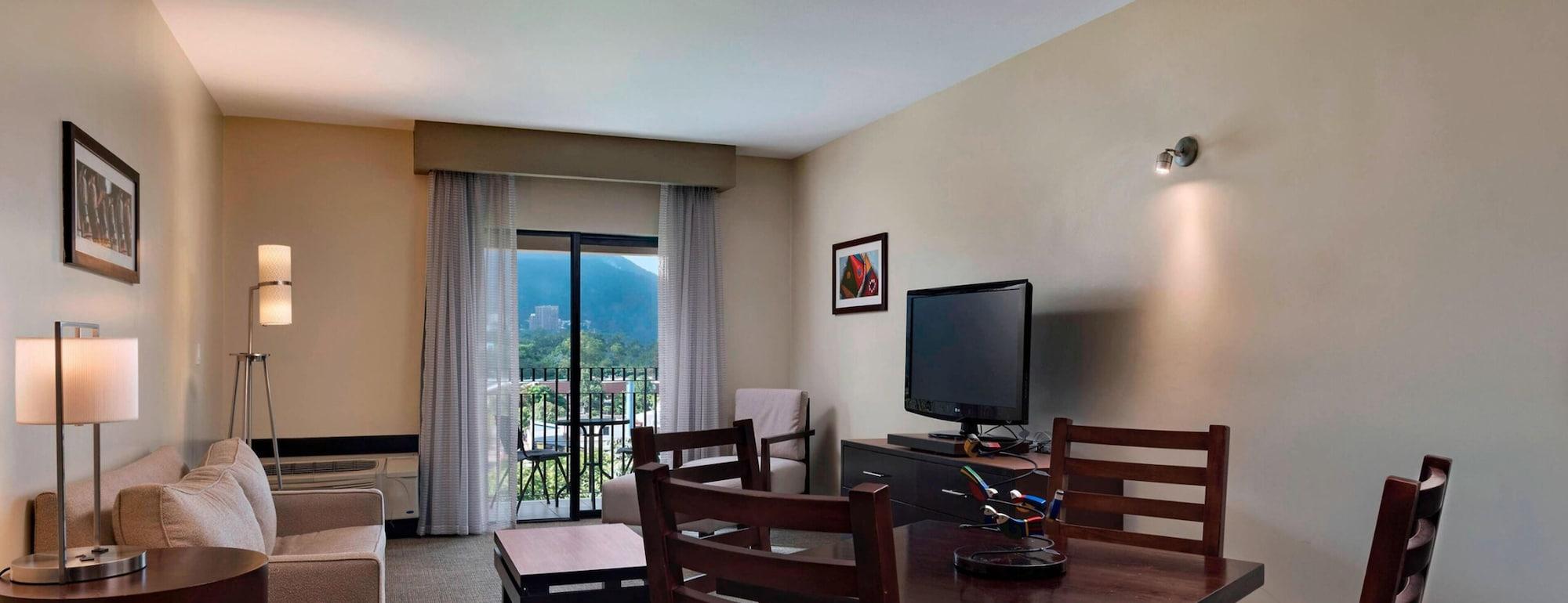 Courtyard By Marriott San Salvador Exterior foto