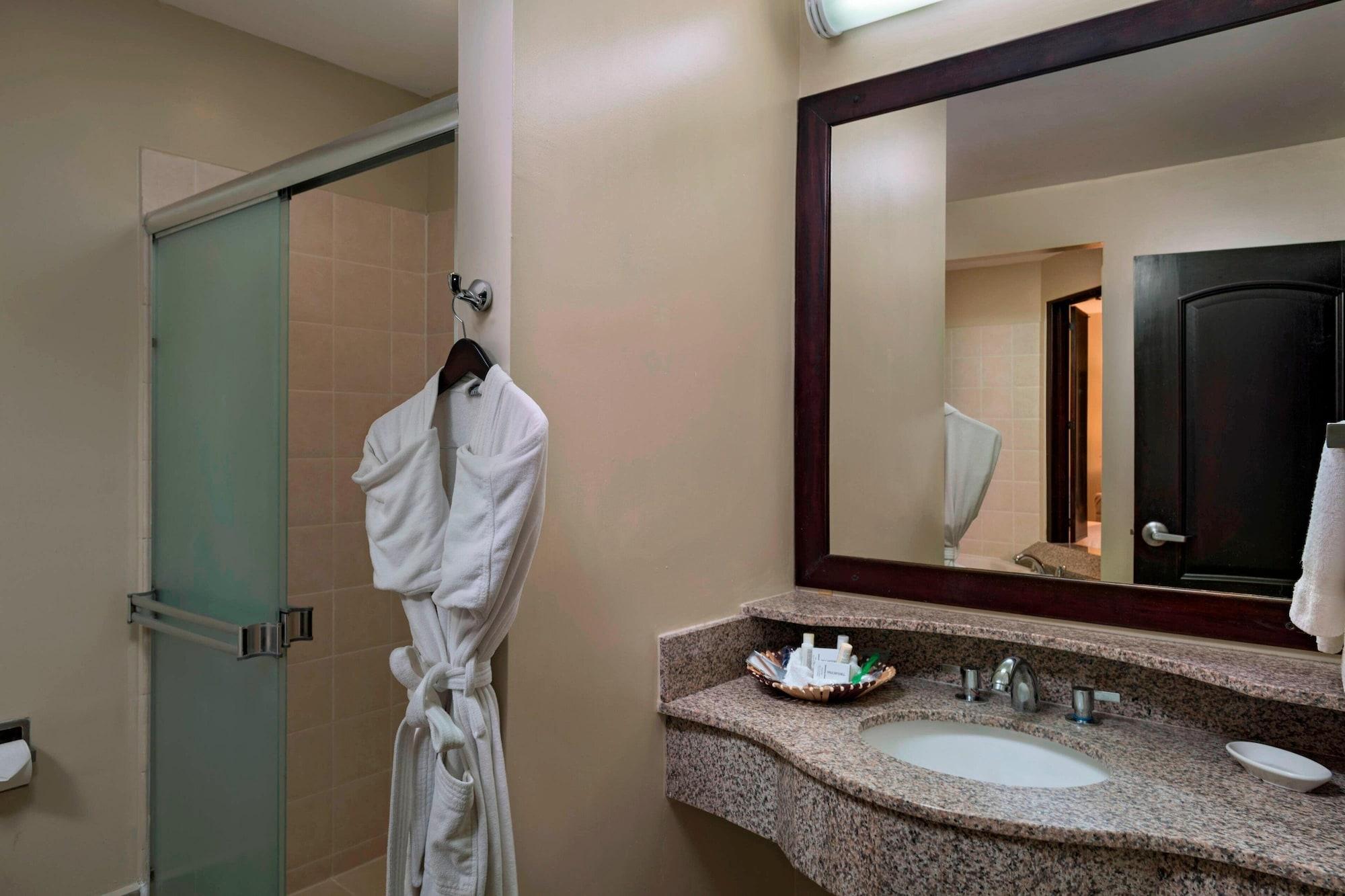 Courtyard By Marriott San Salvador Exterior foto