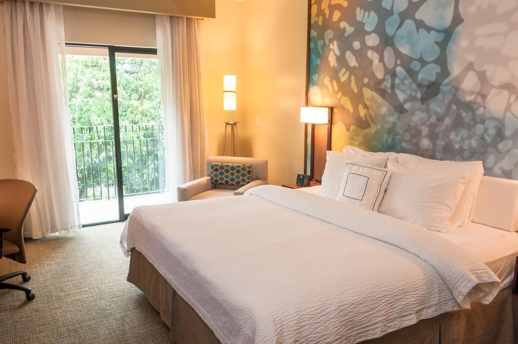 Courtyard By Marriott San Salvador Exterior foto