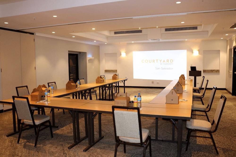 Courtyard By Marriott San Salvador Exterior foto