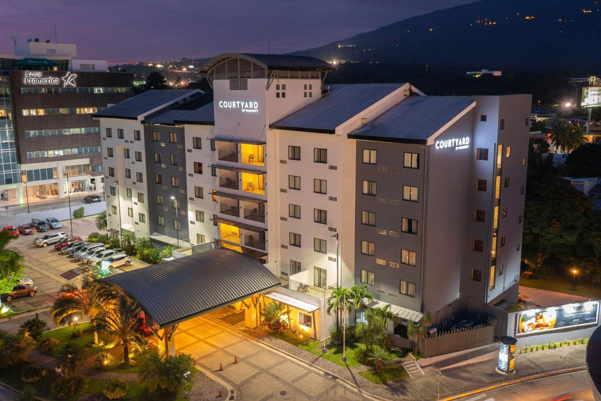 Courtyard By Marriott San Salvador Exterior foto