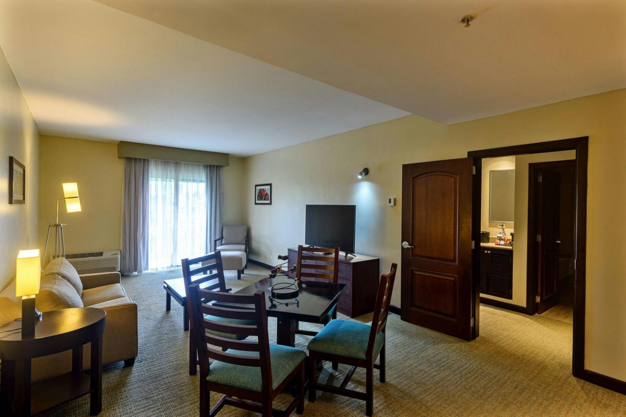 Courtyard By Marriott San Salvador Exterior foto