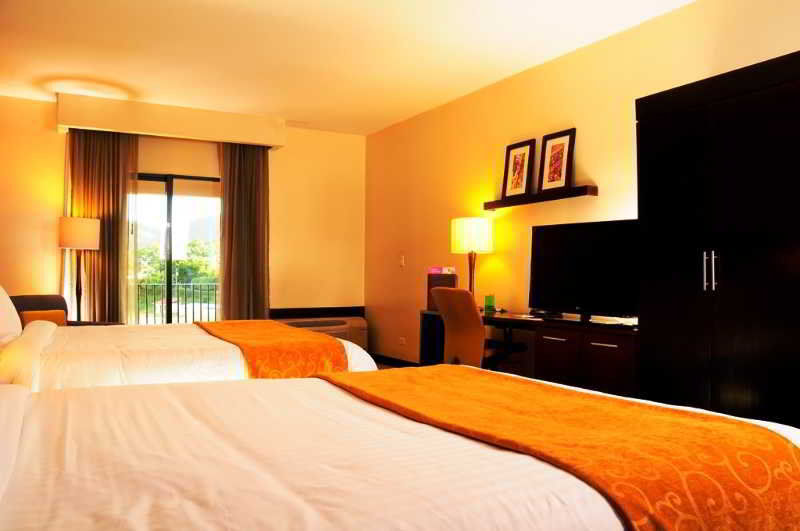 Courtyard By Marriott San Salvador Exterior foto