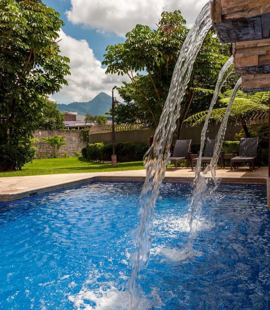Courtyard By Marriott San Salvador Exterior foto