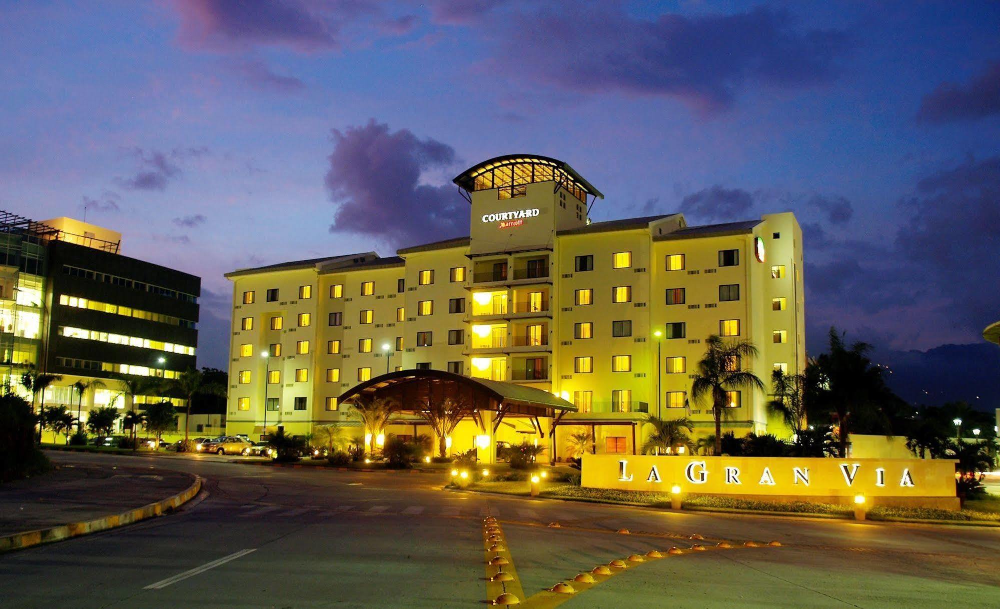 Courtyard By Marriott San Salvador Exterior foto
