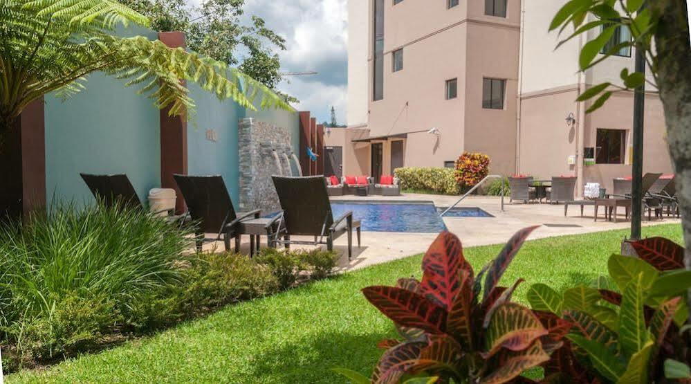 Courtyard By Marriott San Salvador Exterior foto